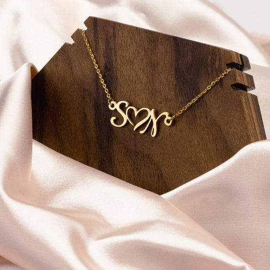 Collier_personnalis_avec_initiales_Mockups_File.jpg_15794477